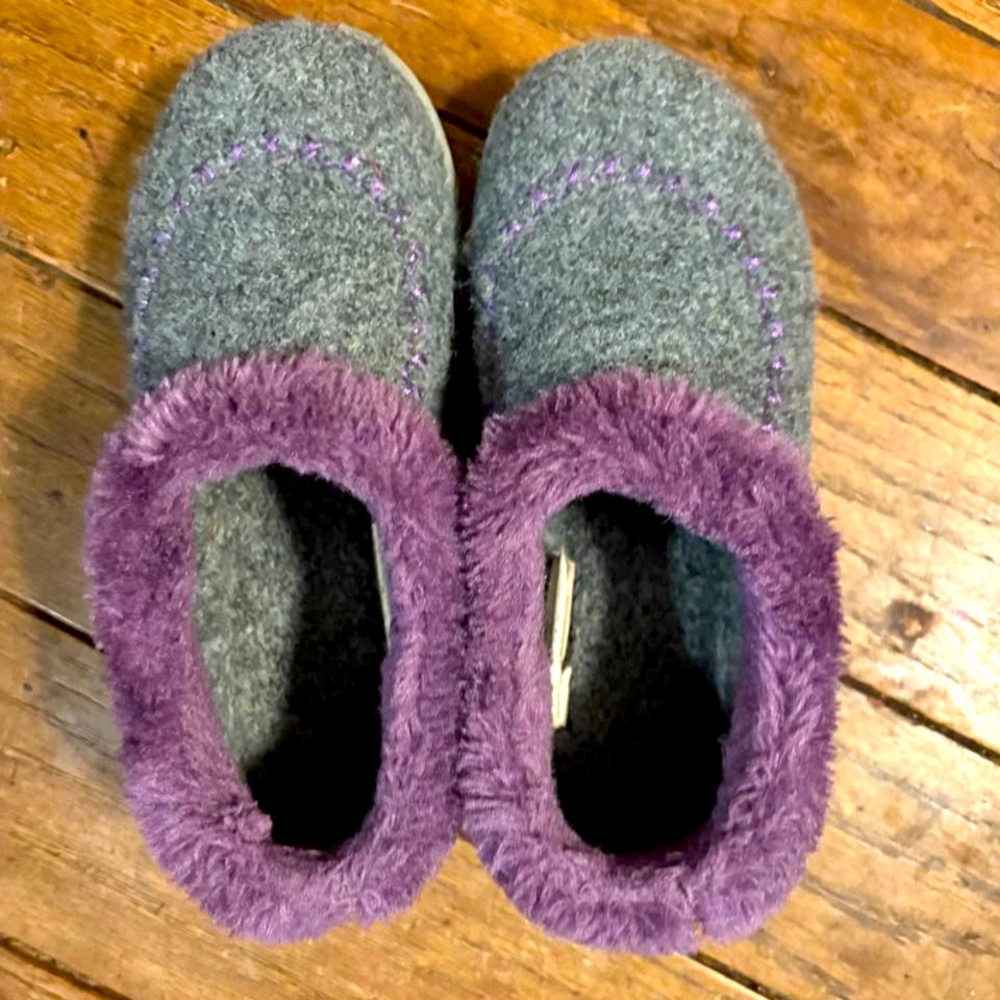 Kamik wool slipper house shoes